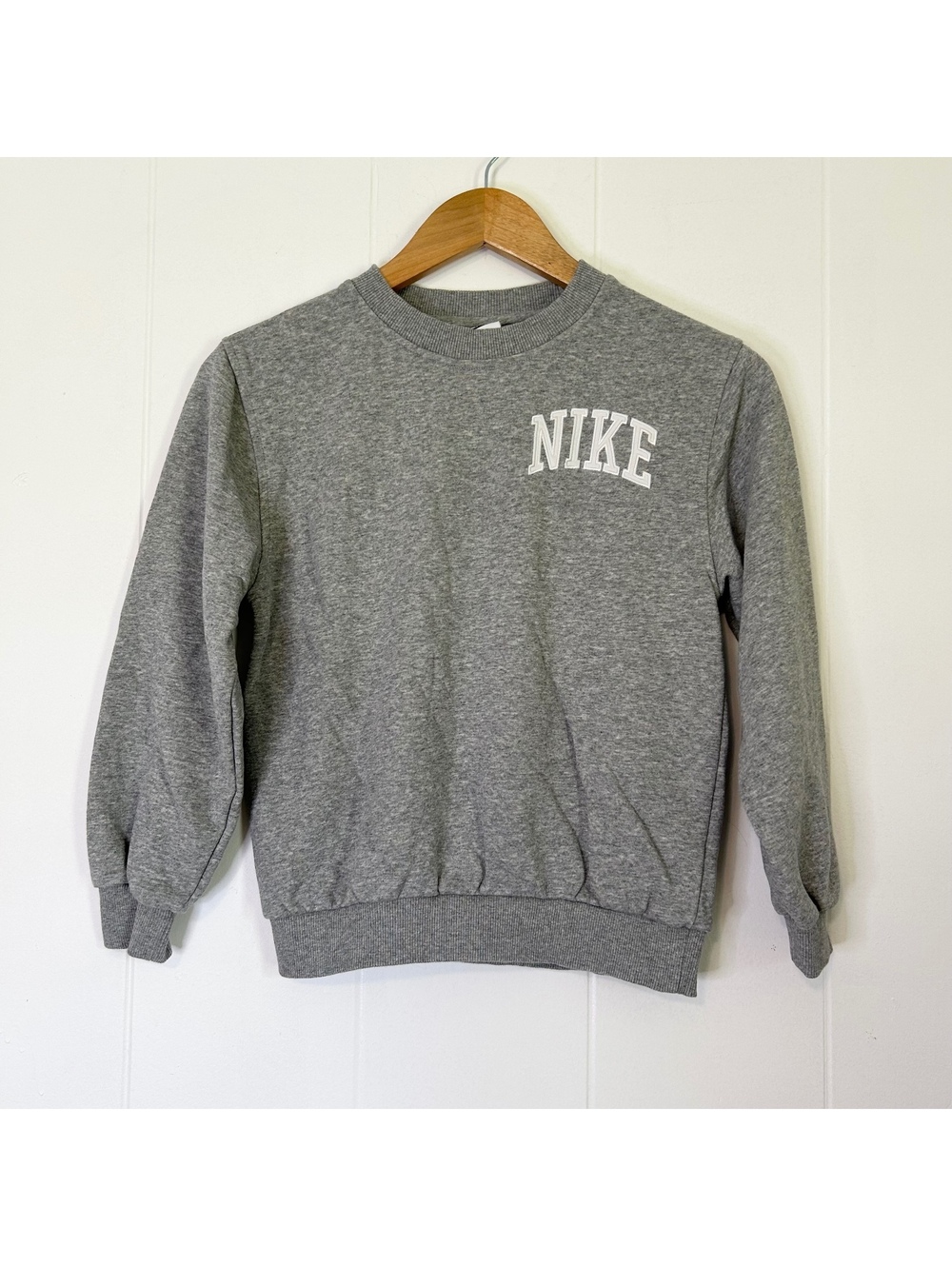 Nike Gray Embroidered Long Sleeve Pullover Crewneck Sweater Women's Medium